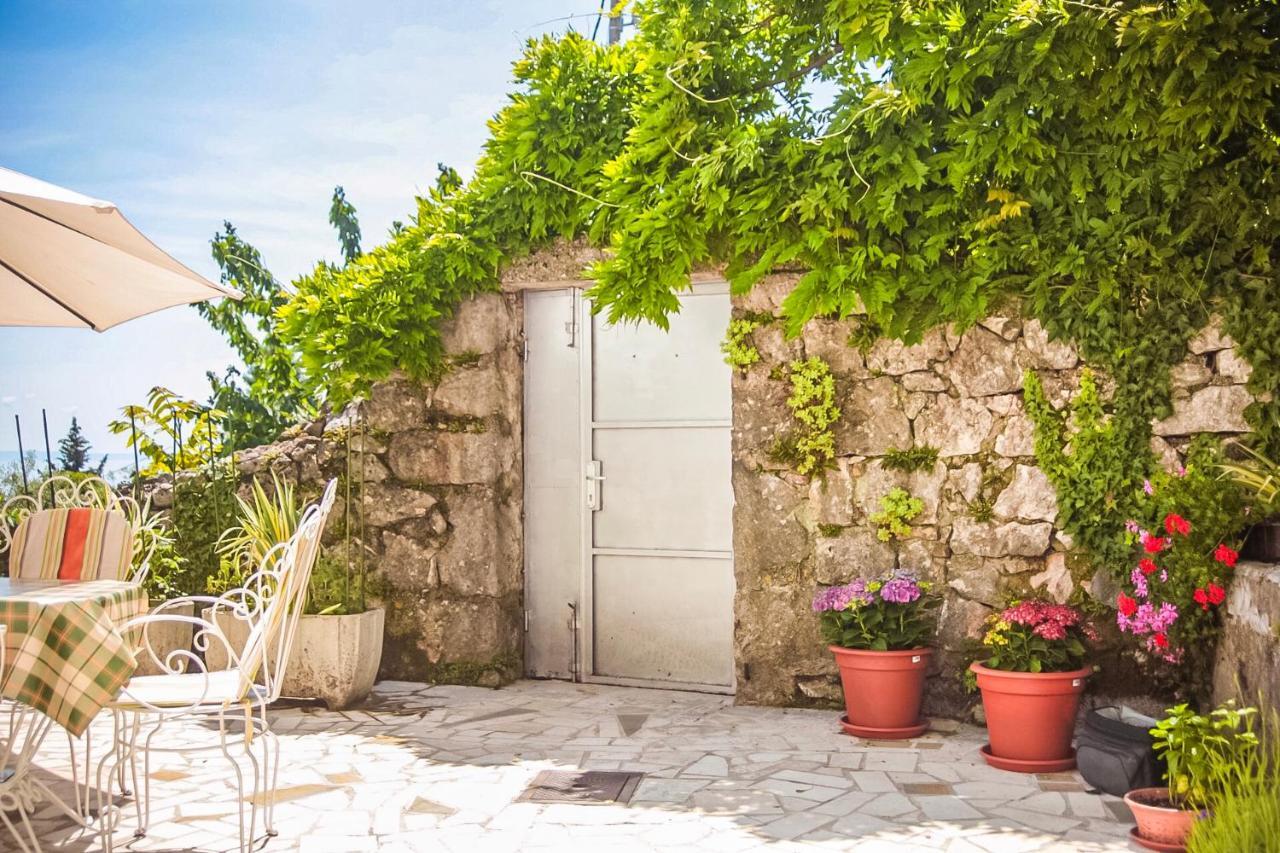 Apartman Carmen Volosko Opatija Ngoại thất bức ảnh